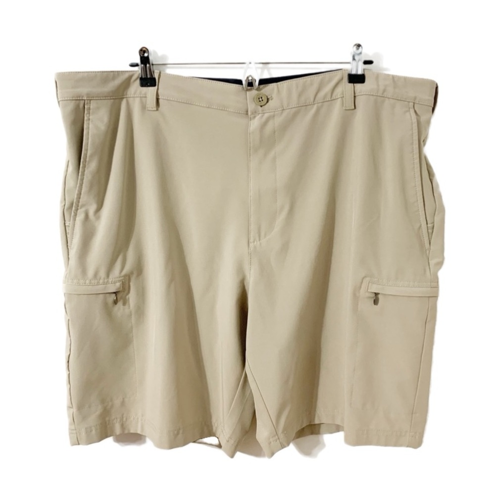 Izod Golf ⛳️ Flat Front Technical Fabric Shorts Zipped, Welted and Side Pockets